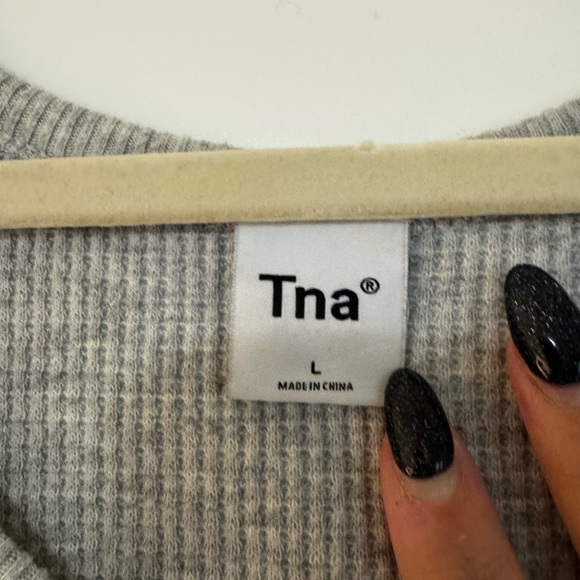 Aritzia TNA Alder Waffle Knit Long Sleeve - Heather grey - Picture 4 of 4